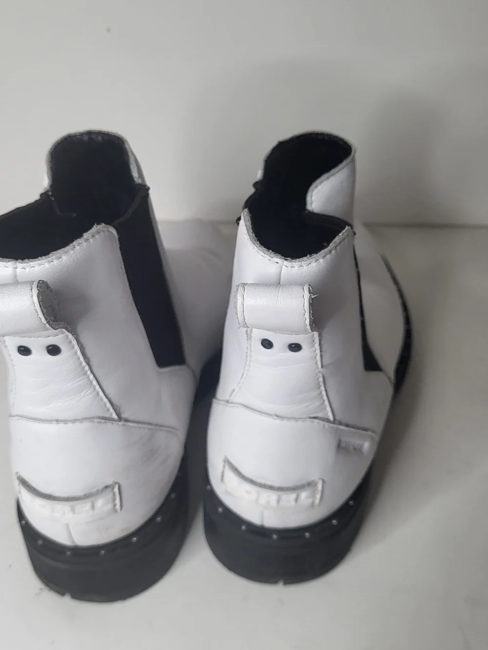 SORELLA VITA White Leather Chelsea Ankle Boots with Black Elastic